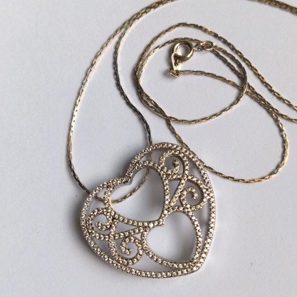 Crystal heart necklace on silver chain. New. 21" chain Pure white sparkle. Box - Picture 1 of 5